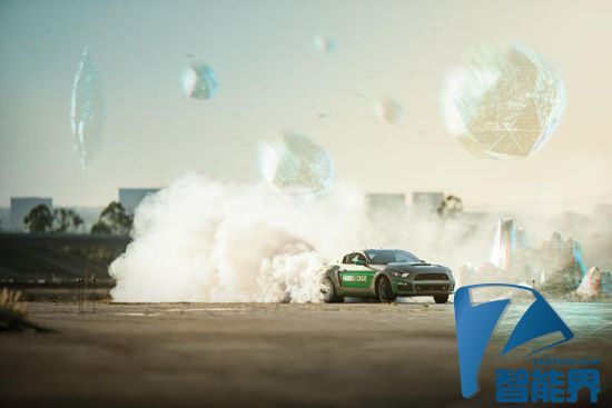 [動(dòng)圖+視頻]戴上VR頭盔開賽車，炫酷到?jīng)]朋友