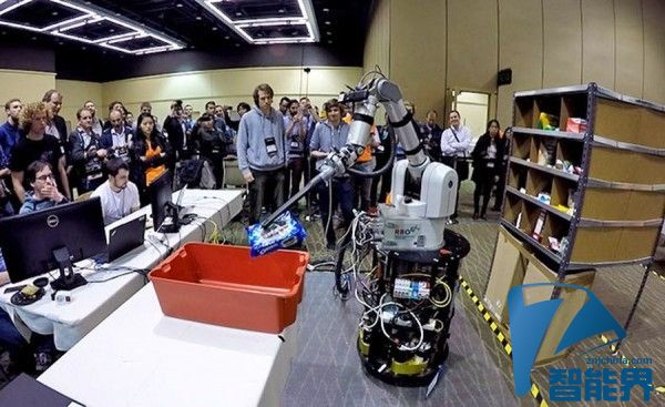 亞馬遜舉辦了一次機(jī)器人挑戰(zhàn)賽，發(fā)現(xiàn)還是人類更厲害