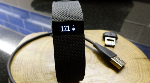 佳明與Fitbit健身追蹤器哪個更出色？