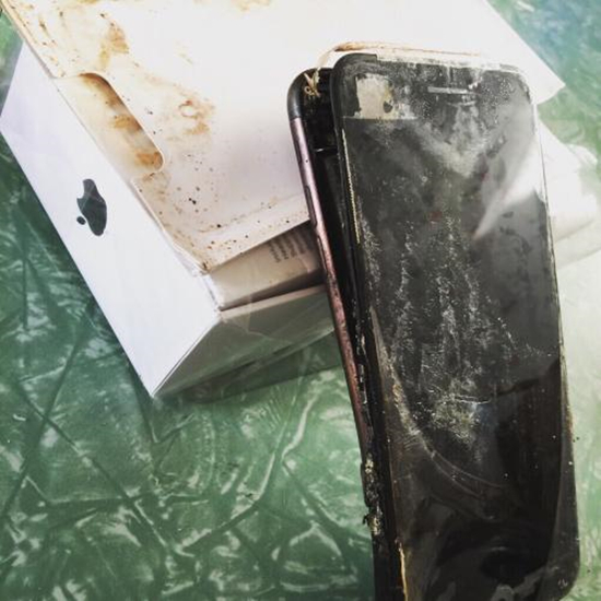iPhone 7也爆炸了？蘋果股價(jià)聞?dòng)嵪碌€拖累了納指