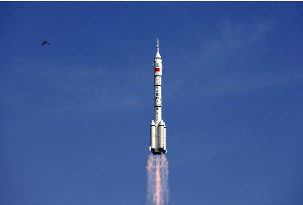 神舟問(wèn)天！神舟十一號(hào)載人飛船發(fā)射成功