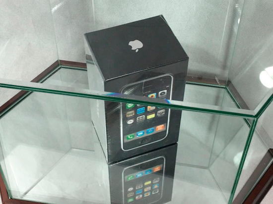 初代未拆封iPhone售價(jià)超10萬(wàn) 信仰粉要來(lái)一臺(tái)嗎？