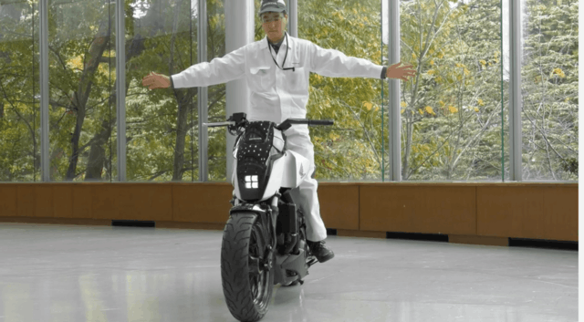 和摔車說拜拜 Honda電動(dòng)車自動(dòng)平衡新技能帥爆