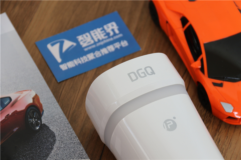 車內甲醛異味 輕輕一鍵全去除 DGQ車載除味器體驗