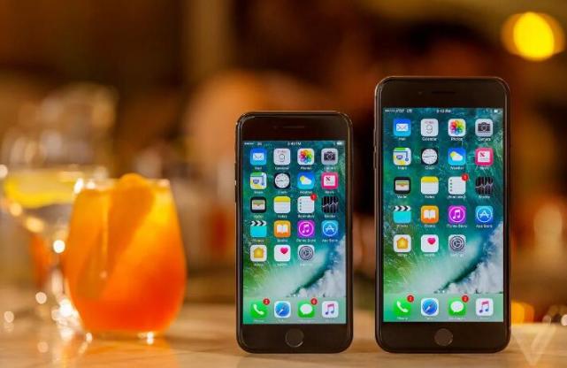 iPhone會(huì)更聰明？外媒稱蘋果正開(kāi)發(fā)人工智能專用芯片