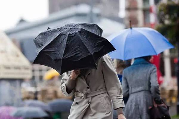 共享雨傘頻獲融資，是真機(jī)會(huì)還是偽需求？