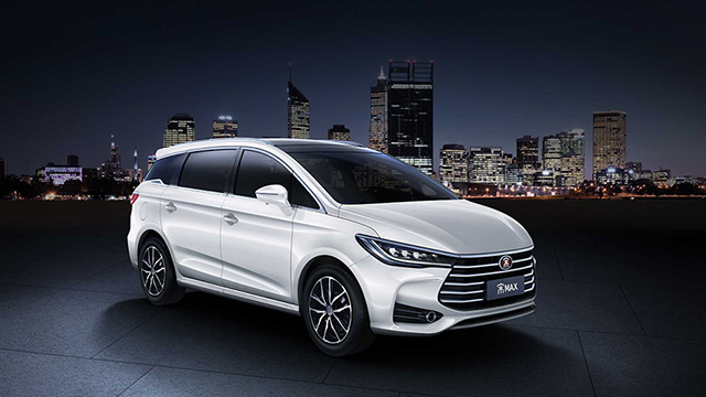 比亞迪宋MAX采用“中國龍“設計理念