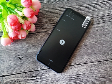 這款手機(jī)后置雙攝全面屏價(jià)格卻不足千元，元芳你怎么看？