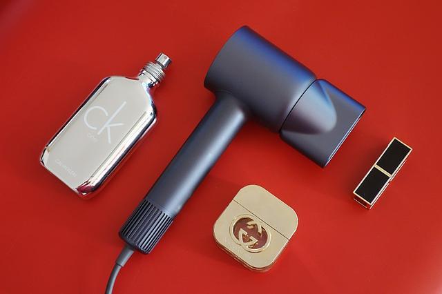 直白高速吹風(fēng)機(jī)上手體驗(yàn)，可媲美戴森？