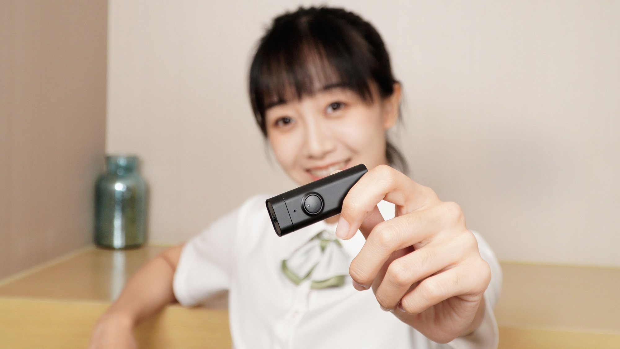 漢王全語(yǔ)通AI錄音筆體驗(yàn)，錄音轉(zhuǎn)寫、同聲傳譯就該如此高效暢快