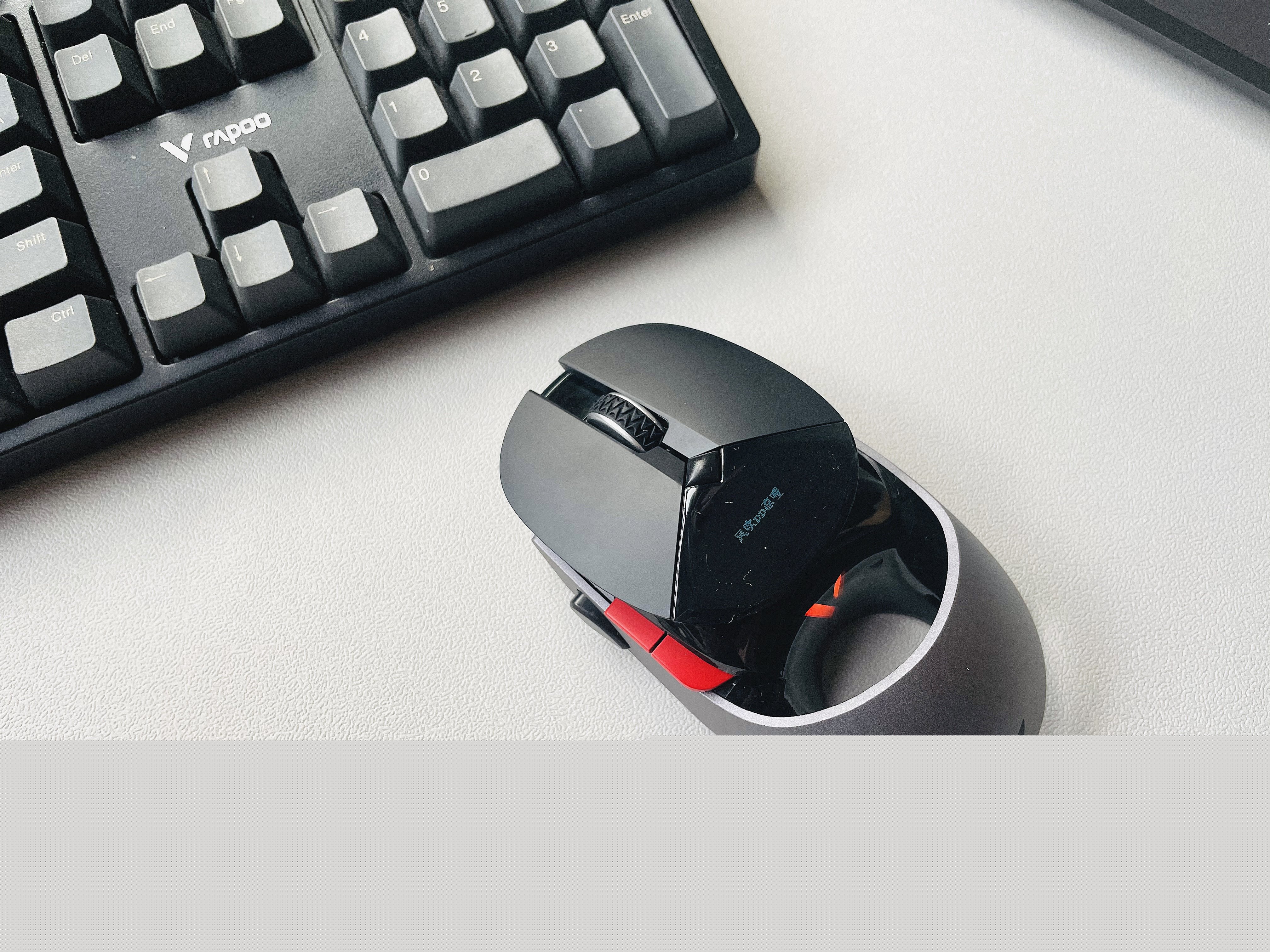 屏顯+RGB給你最炫酷的游戲體驗——雷柏VT960使用感