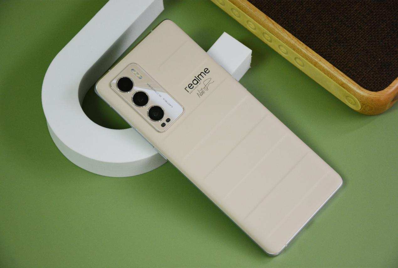 三千價(jià)位“巔峰之作”，realme 真我GT 大師探索版深度評(píng)測(cè)