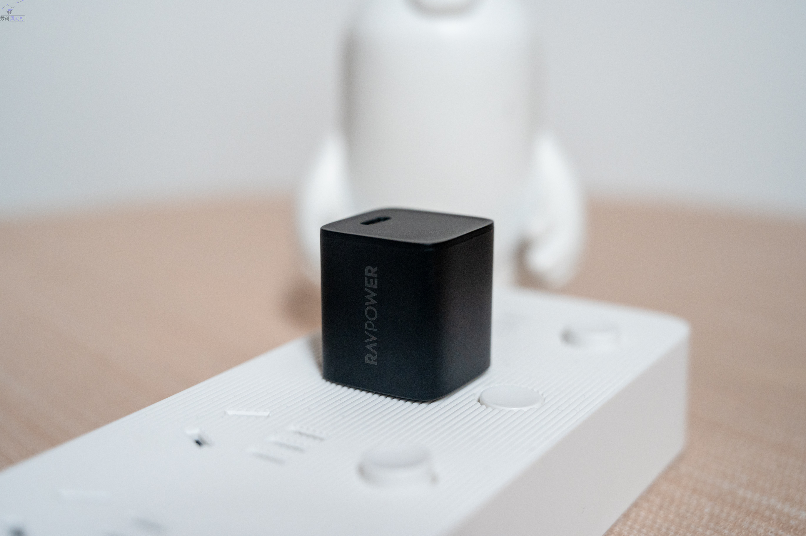 安全好用的快充頭，iPhone 13的好搭檔，RAVPOWER 20W充電器上手