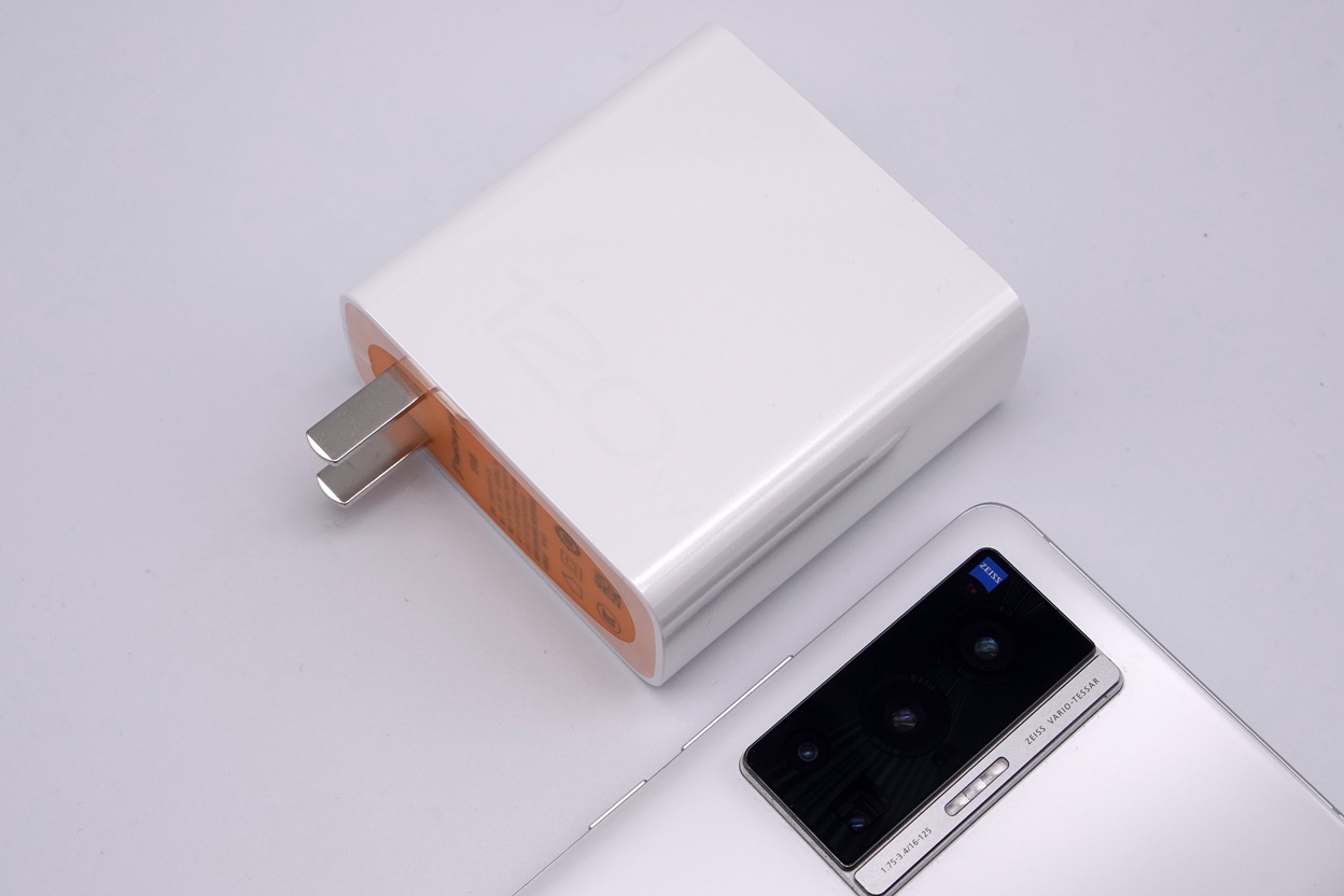 vivo系極速閃充推薦，iQOO 120W充電器套裝上手體驗