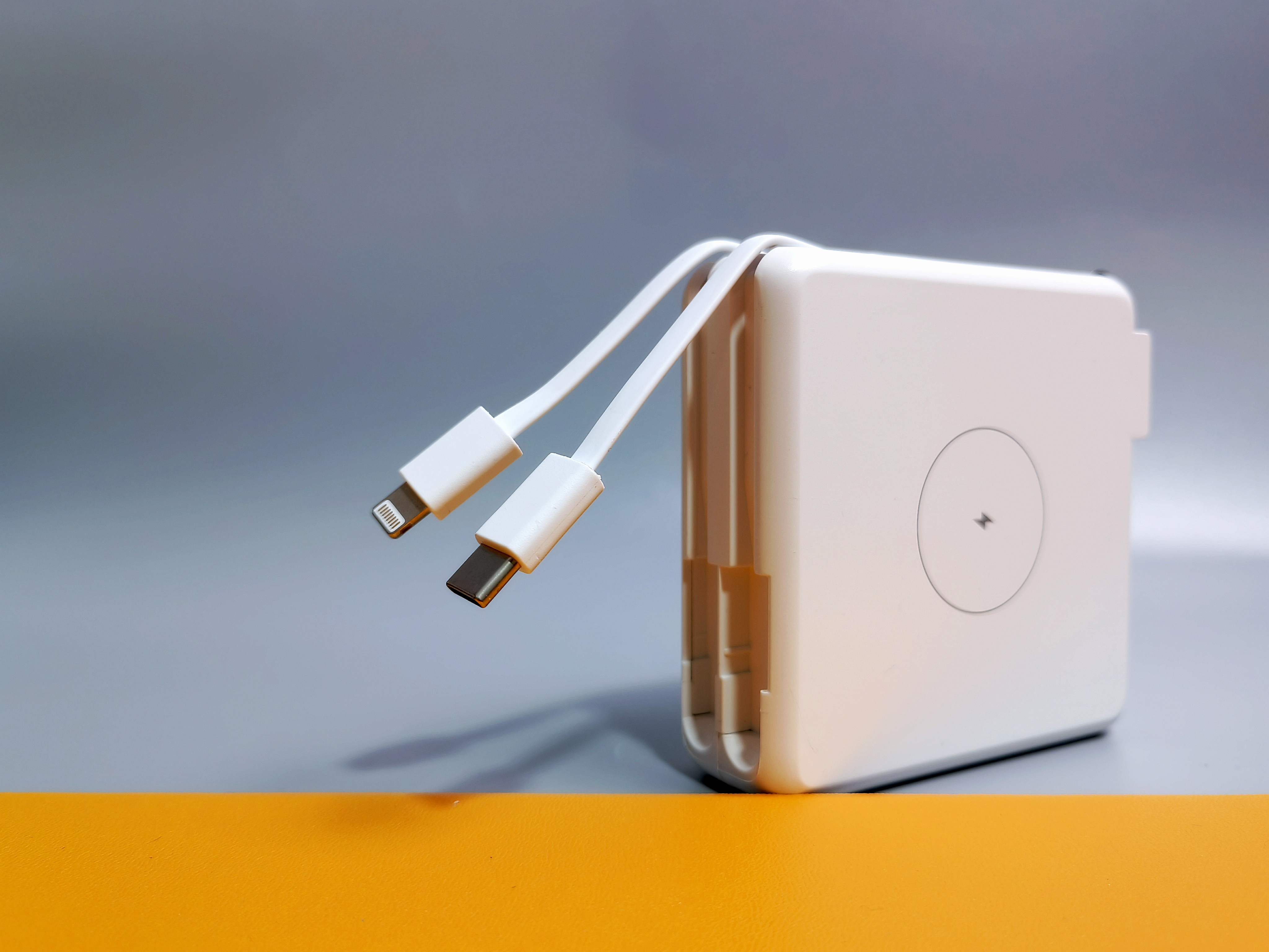 變形金剛附體，四項(xiàng)功能合一還電量數(shù)顯，這個Sanag K12 Pro充電寶不簡單