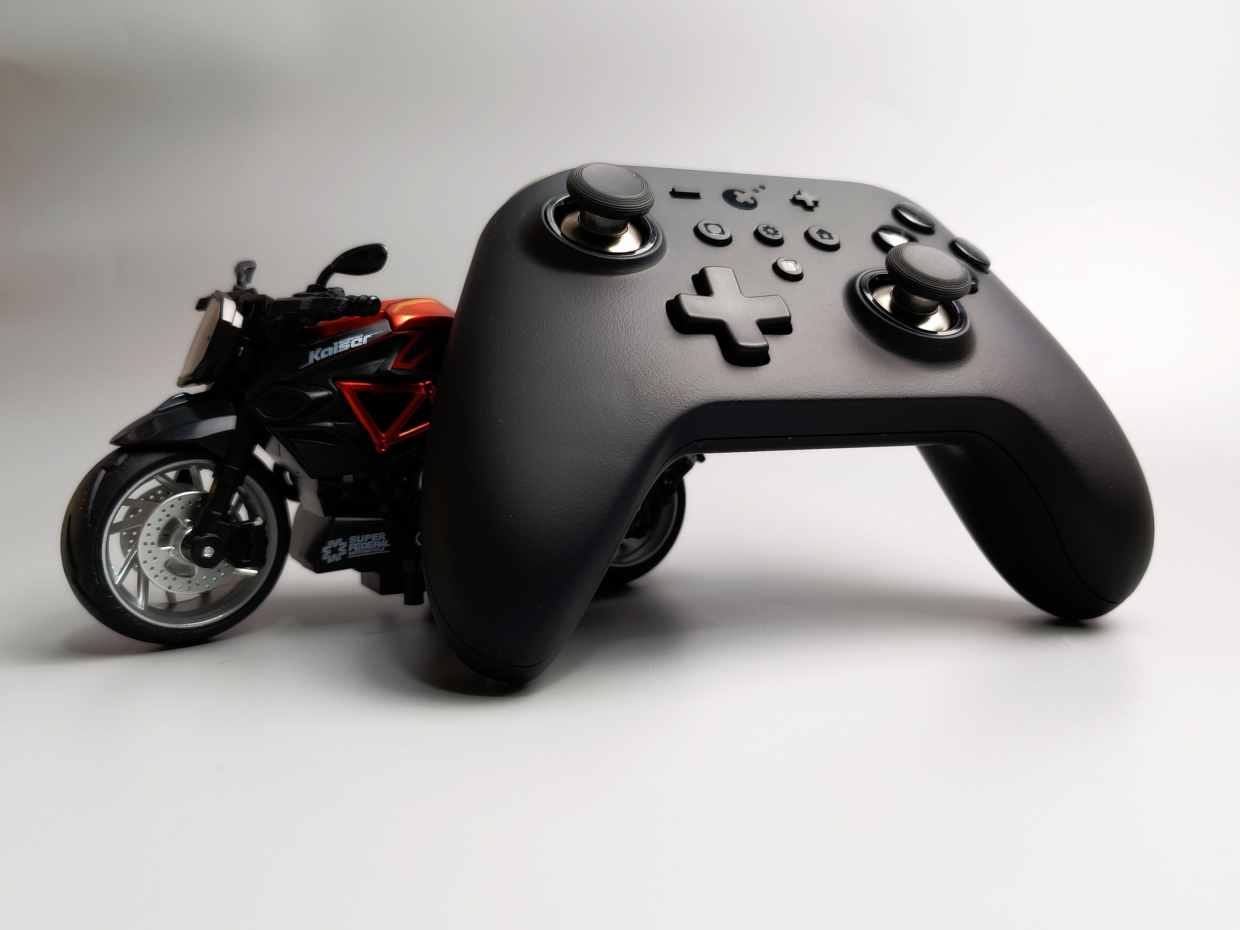 玩分手廚房？給Switch配個手柄，你需要谷粒金剛2PRO