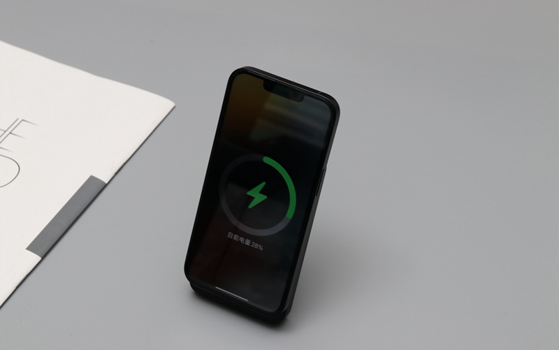 充電無“線”制，電友MagSafe充電寶讓你的iPhone13優(yōu)雅充電