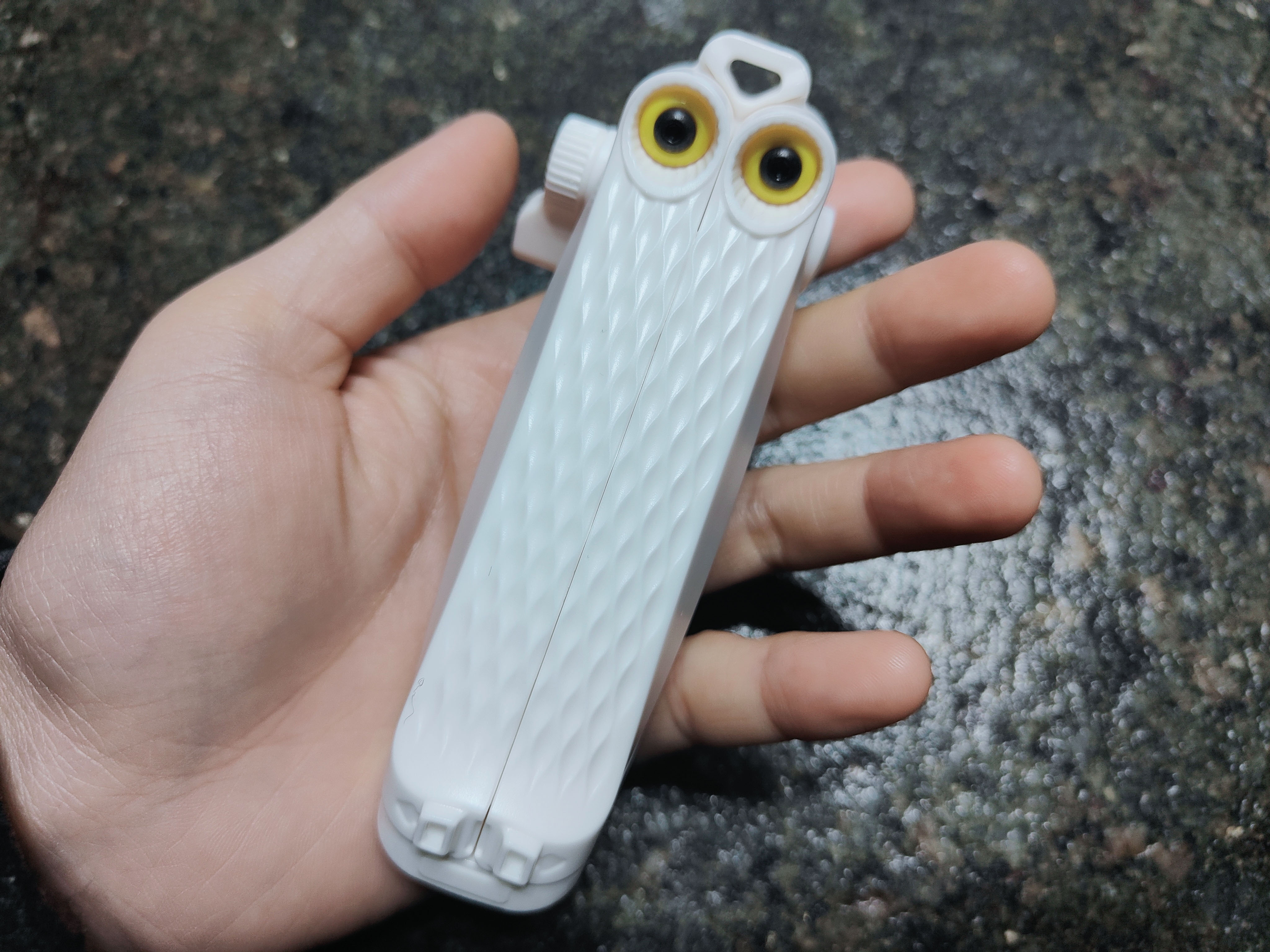 富圖寶貓頭鷹手機(jī)支架使用體驗(yàn)，小巧便攜，功能齊全