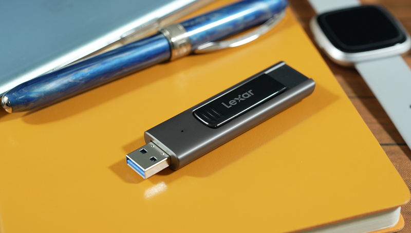 職場、學場必不可少的神器-雷克沙M900U盤