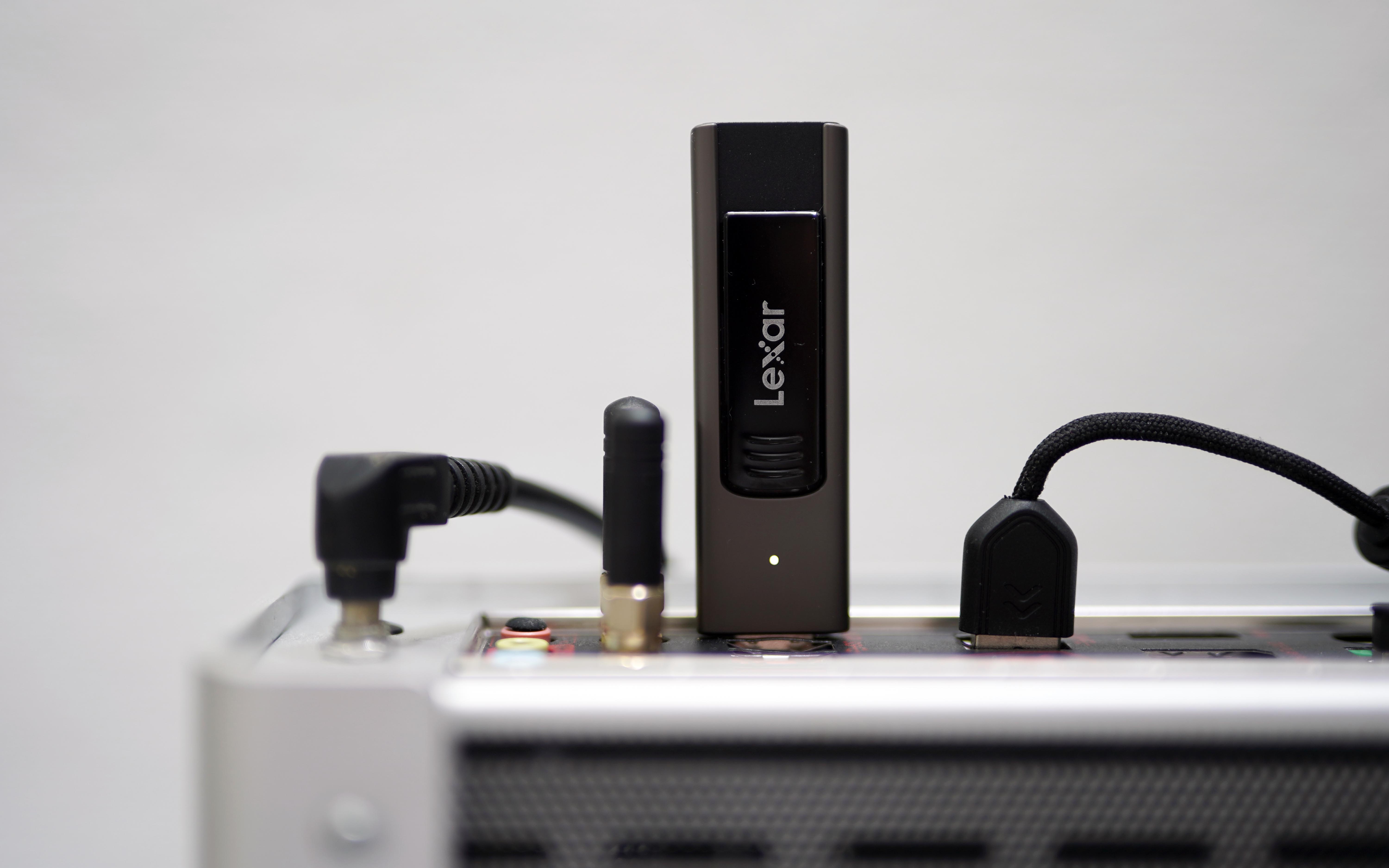 2023年，百元能買到什么U盤？讀速400MB/s！雷克沙M900開箱測評