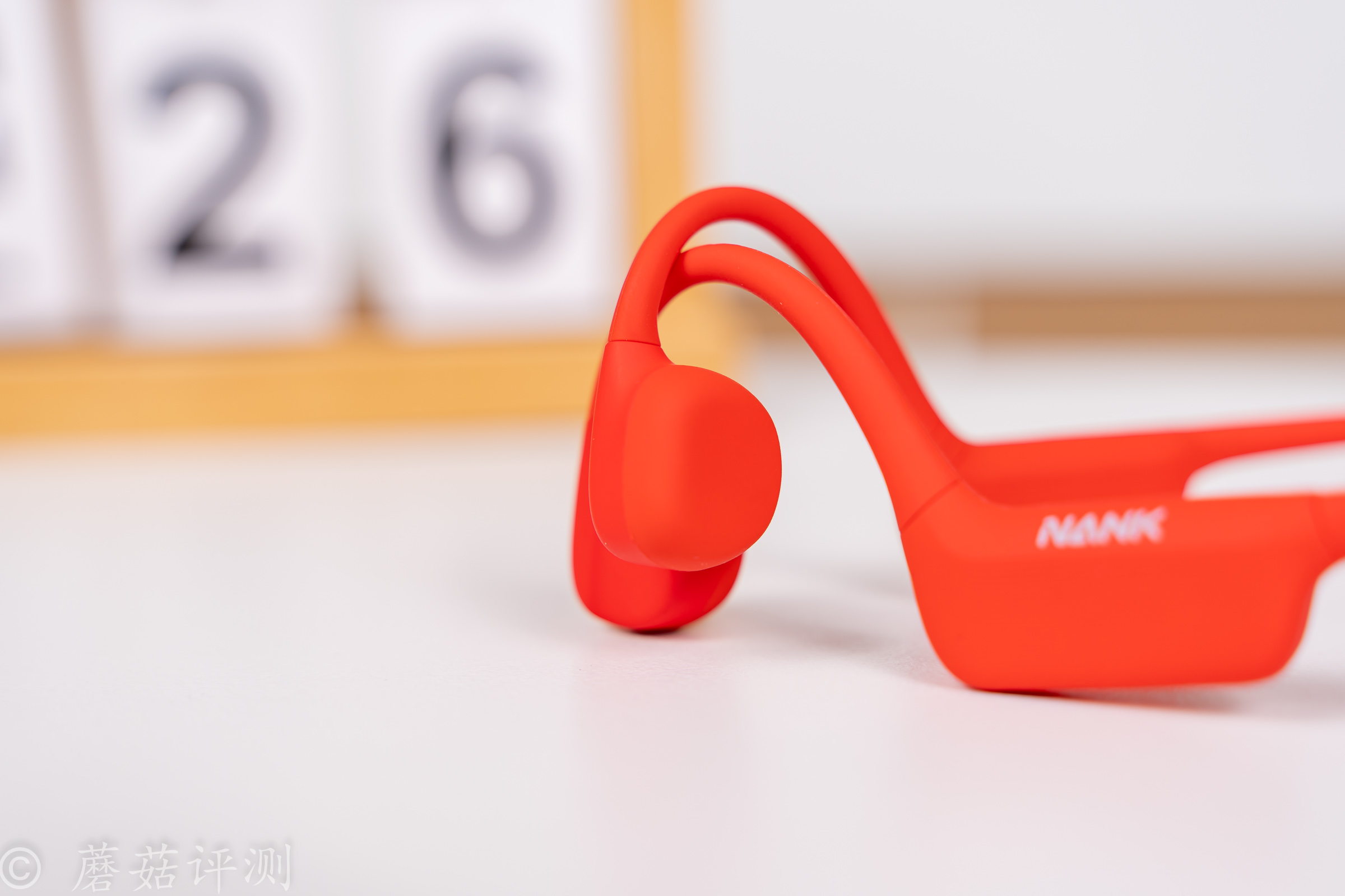 8_20230508_南卡（NANK）骨傳導耳機開放式藍牙耳機專業(yè)跑步不入耳健身無線充電運動超長續(xù)航NANK_NEO_朱砂紅.jpg