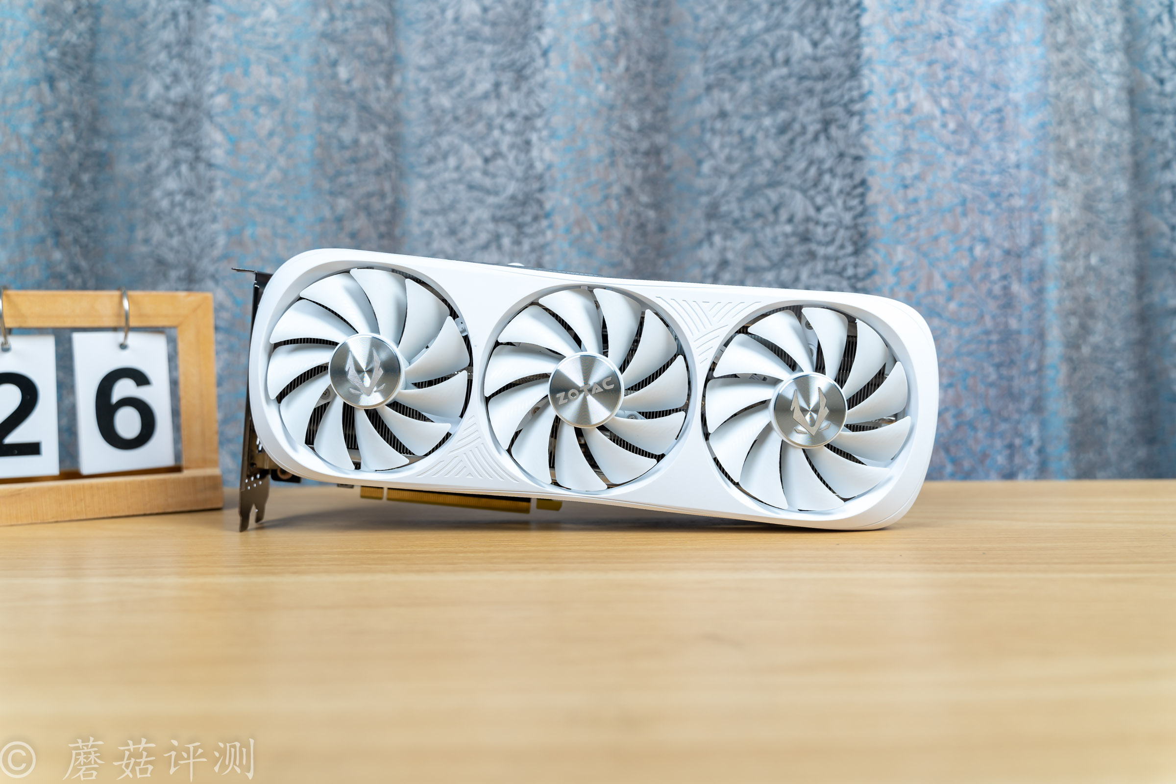 清新素雅，完美適配白色主題機箱，索泰RTX4070 Ti Super OC月白顯卡 評測
