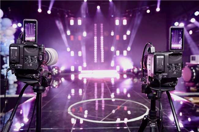 佳能“佳直播”攜手時(shí)拍傳媒，開啟明星感團(tuán)播時(shí)代